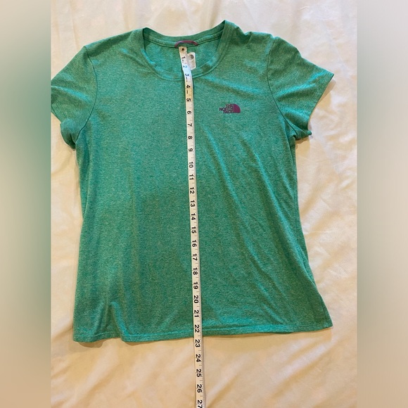 The North Face Women’s Tee,‎ Size Large - Picture 6 of 12